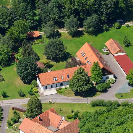 Kuerbishof Gartner Villa Fehring Exteriör bild
