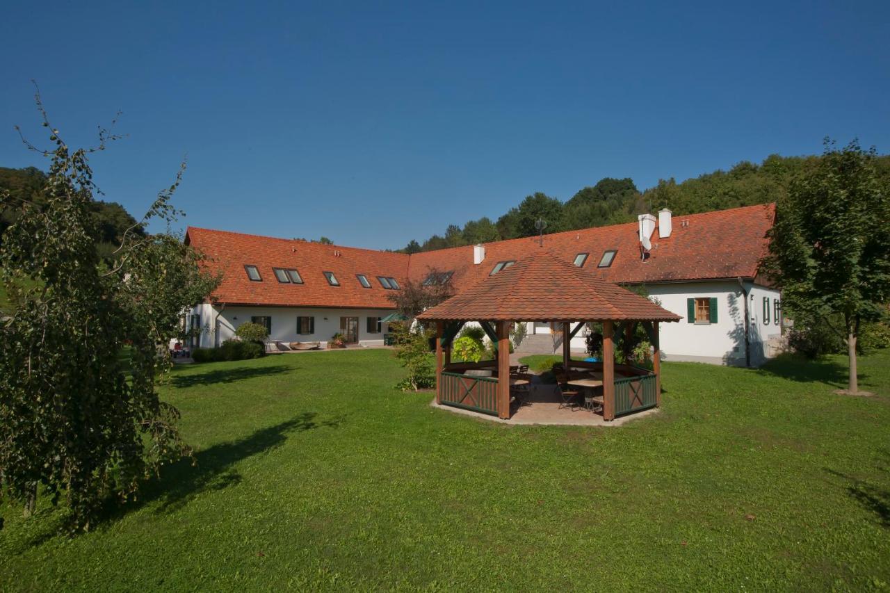 Kuerbishof Gartner Villa Fehring Exteriör bild