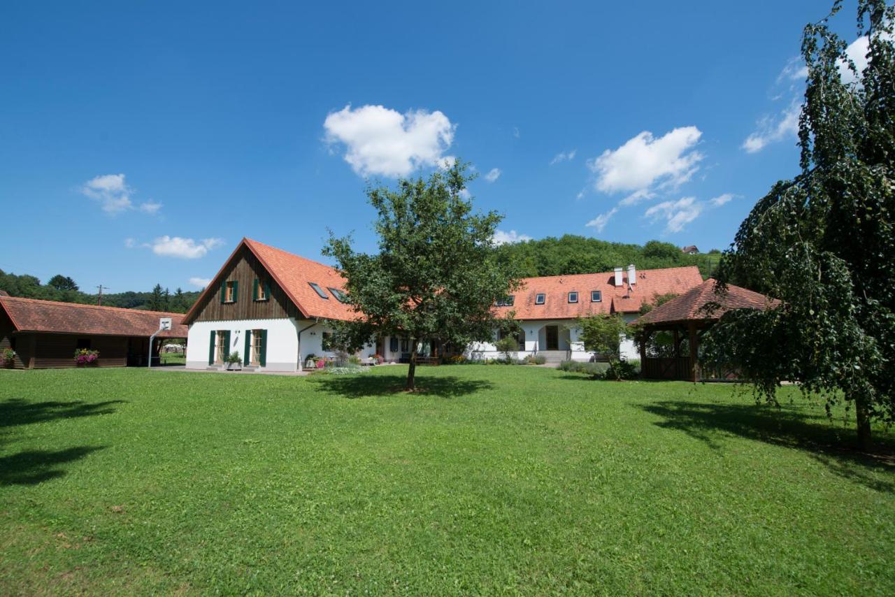 Kuerbishof Gartner Villa Fehring Exteriör bild