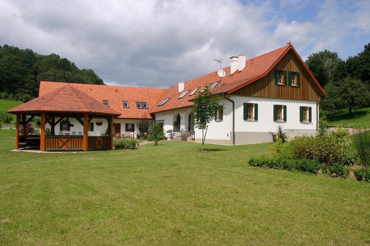 Kuerbishof Gartner Villa Fehring Exteriör bild
